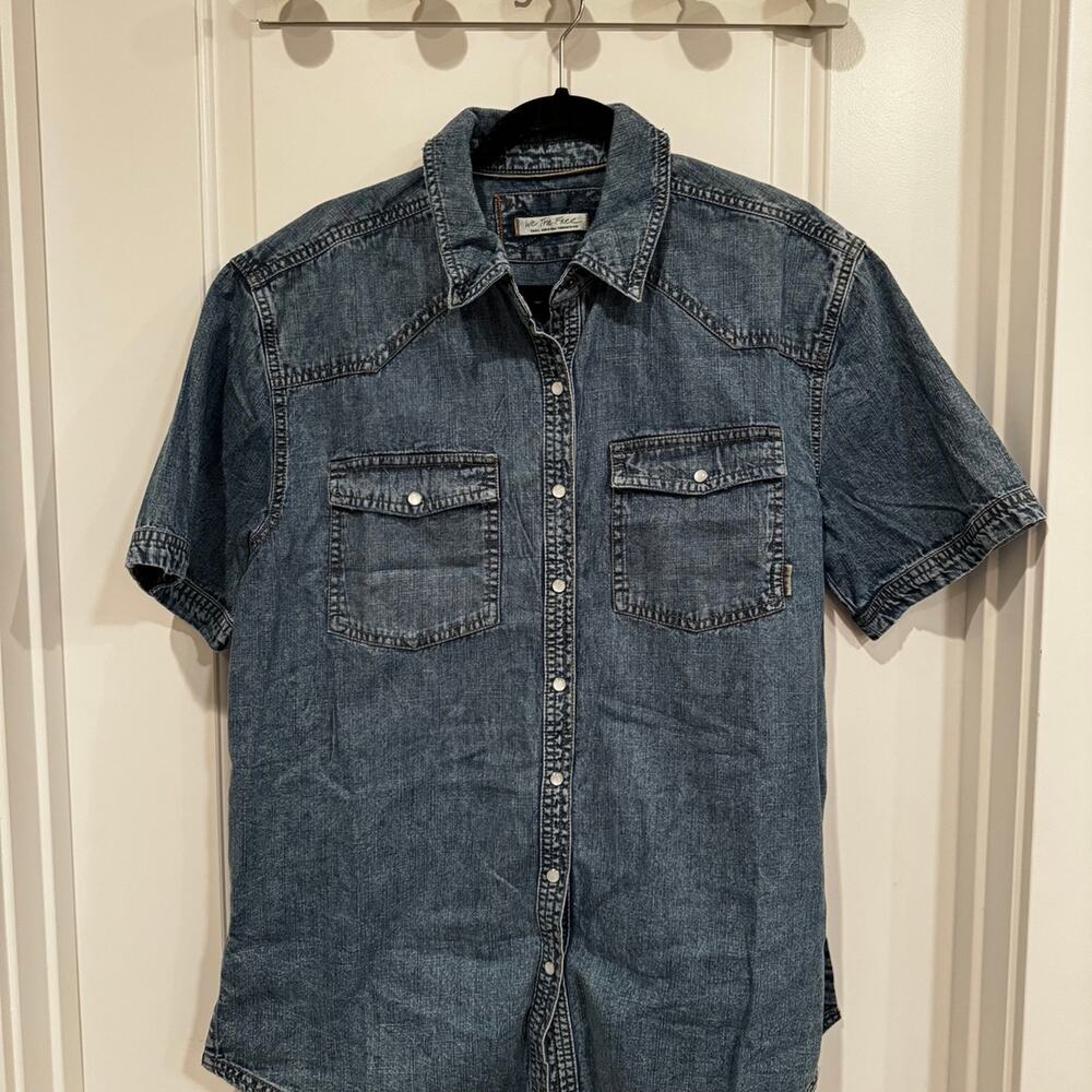We the Free snap denim short-sleeve shirt women size Small